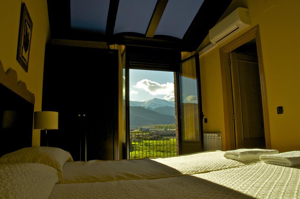 Hotel El Comendador Añón Camera foto